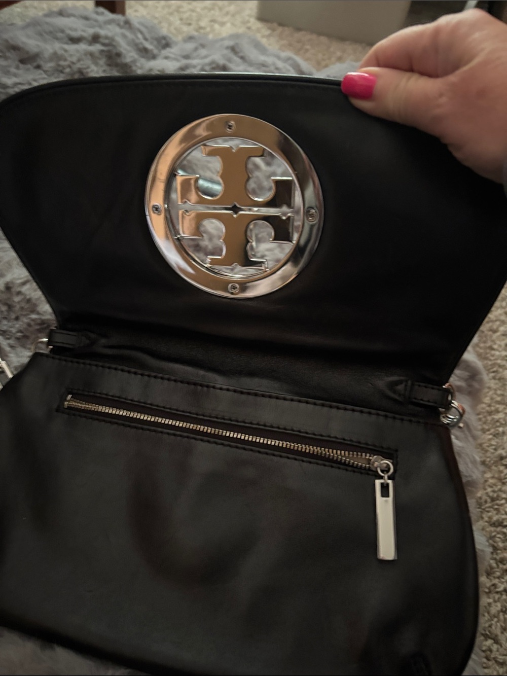 Tory Burch Black Leather Crossbody with Silver Logo Medallion and Chain Strap - Picture 3 of 5